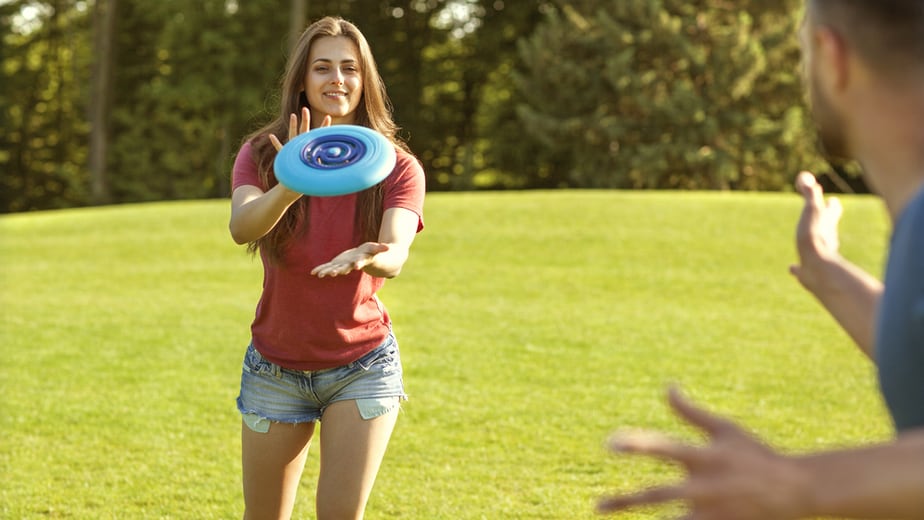 Jeux-exterieur-adulte-Frisbee