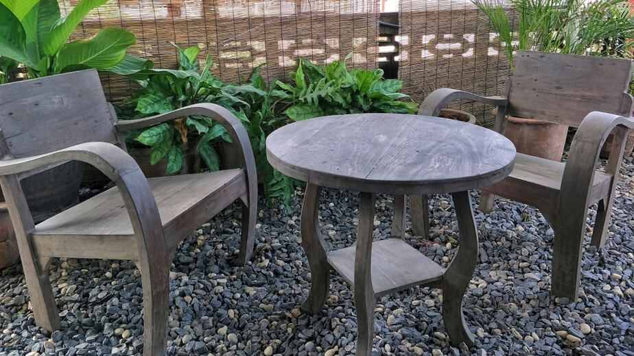 Mobilier-de-jardin-en-bois