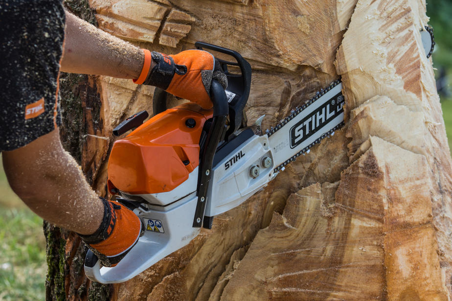 Tronconneuse-Stihl-ou-Husqvarna