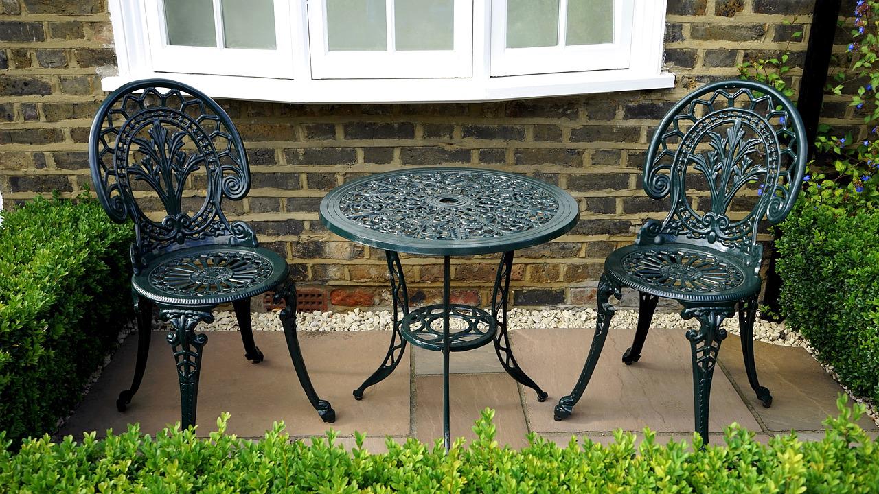 choisir-un-ensemble-table-et-chaise-de-jardin-en-aluminium