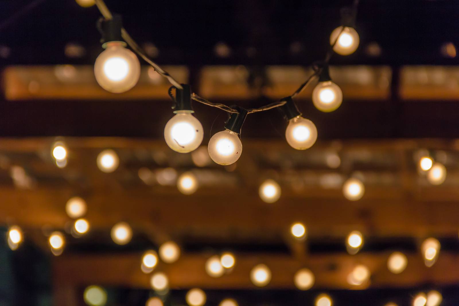 guirlandes-lumineuses-terrasse