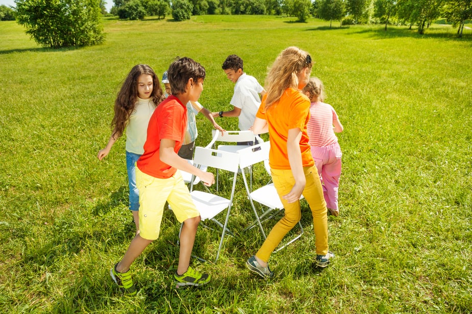 jeu-plein-air-chaises-musicales