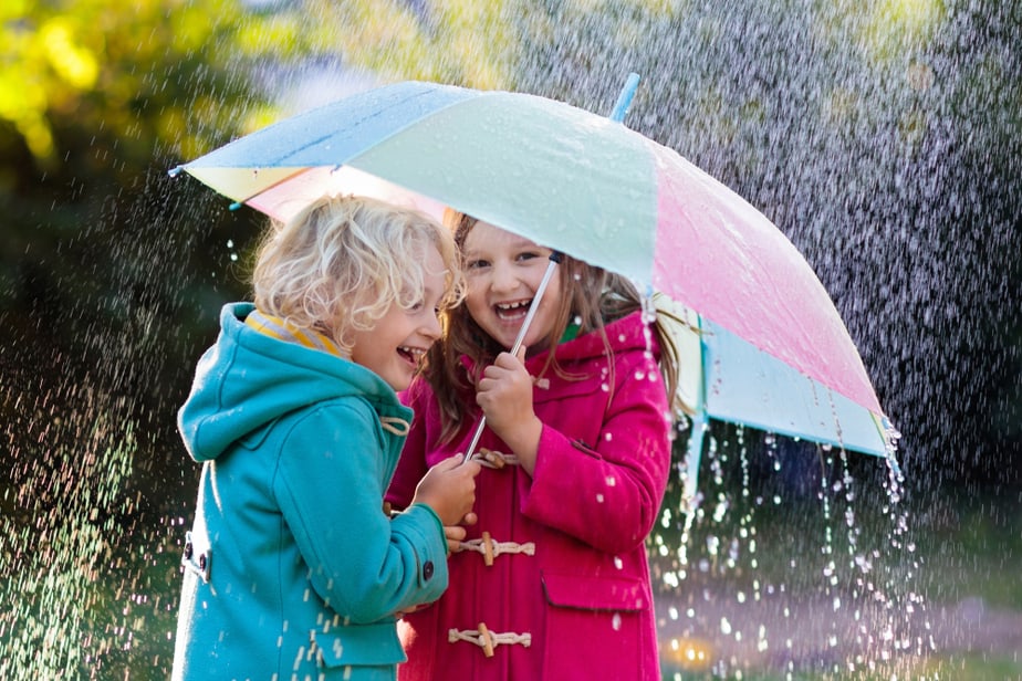 jouer-sous-la-pluie