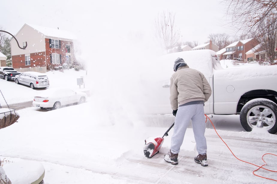 souffleuse-à-neige-électrique-vs-thermique